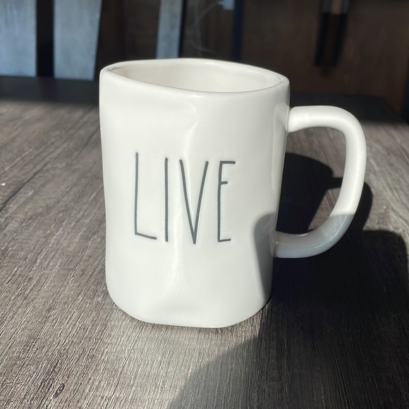 RAE DUNN “LIVE” mug - Picture 1 of 3